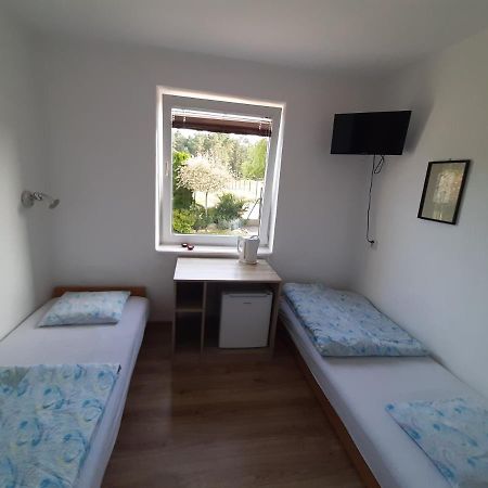 Pokoje Goscinne Weronika Ostrowo  Esterno foto